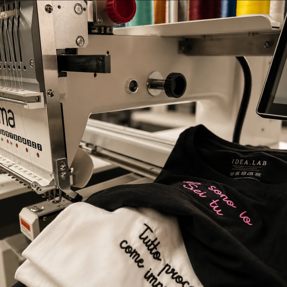 ricamtrice idealab con magliette personalizzate